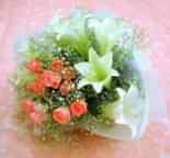 Ankara �i�ek�i yolla d�kkan�m�zdan 1 lilyum ve 9 adet g�l buketi