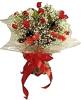 Anneye , sevgiliye her t�r sevene sihirli k�rm�z� g�ller g�l demeti