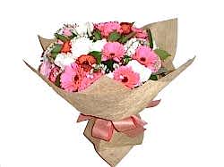 Anneye , sevgiliye her t�r sevene Kar���k mevsim �i�ekleri buketi