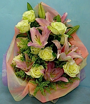 Ben farkl� bir �r�n g�ndermek istiyorum diyor iseniz Kar���k �i�ekler buketi