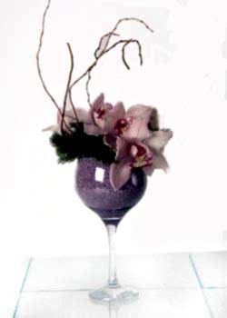 Ankara Etimesgut �i�ek�i firma �r�n�m�z cam kadeh i�erisinde 2 kandil orkide