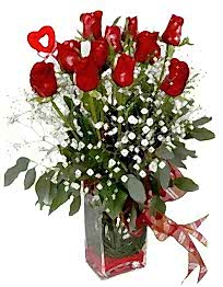 9 adet mika yada cam vazoda g�l tanzimi kalp �ubuk