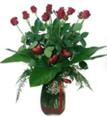 Sincan �i�ek�ileri firmam�zdan 11 adet kirmizi g�l ve 3 adet kalp �ubuk